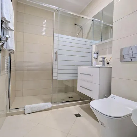 2 Lägenhetshotell 4*
