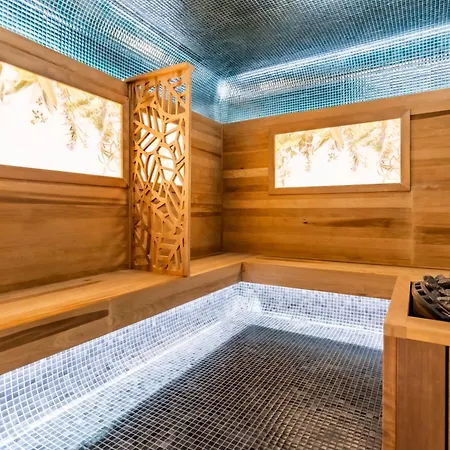2 Lägenhetshotell 4*