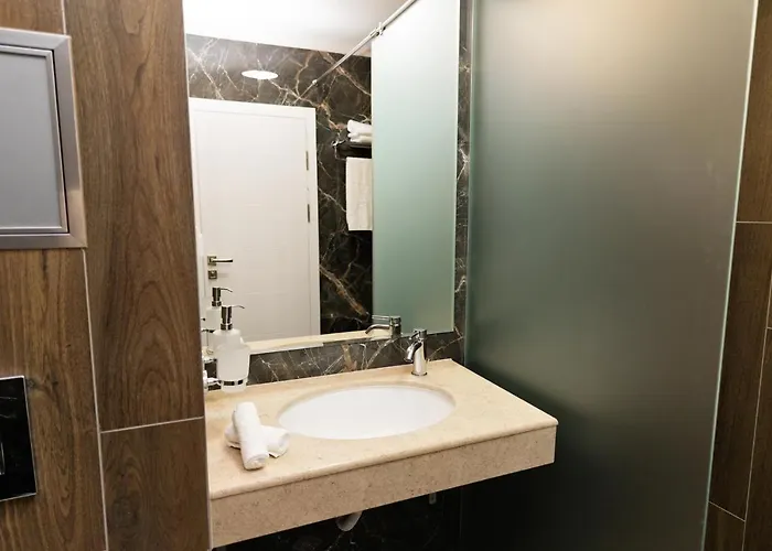 2 Hotel apartamentowy